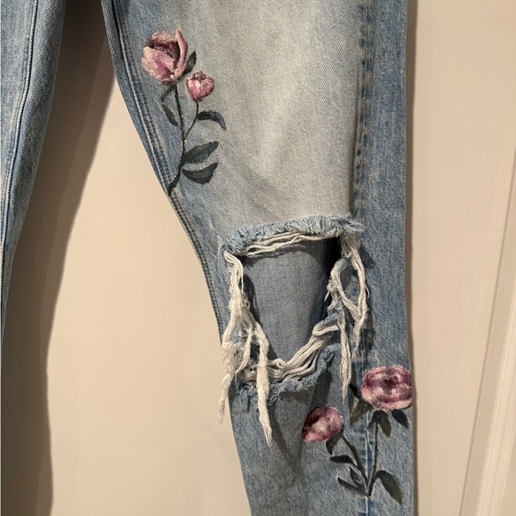 One of a kind pair of mom jeans with painted flowers - Picture 7 of 11